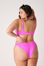 [Isabella is 5'10 and wears size XL]#color_fuchsia