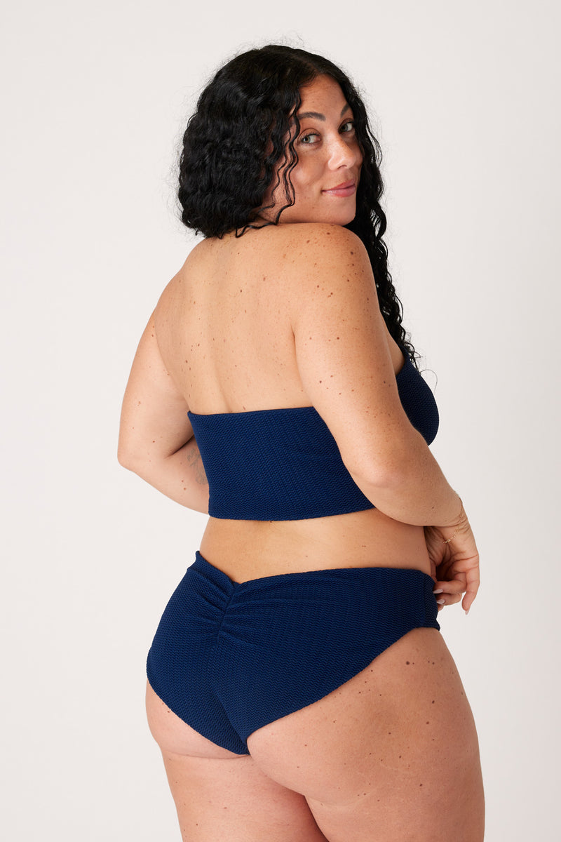 [Jasmine is 5'4.5 and wears size XL]#color_soft-navy-ripple