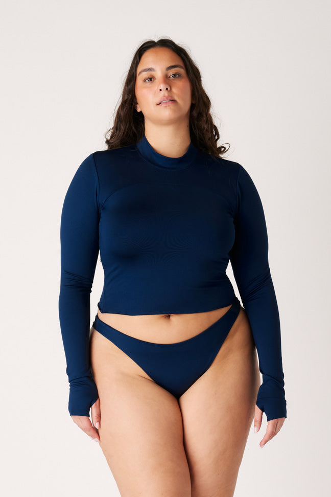 [Isabella is 5'10 and wears size XL]#color_soft-navy