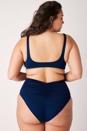 [Isabella is 5'10 and wears size XL]#color_soft-navy