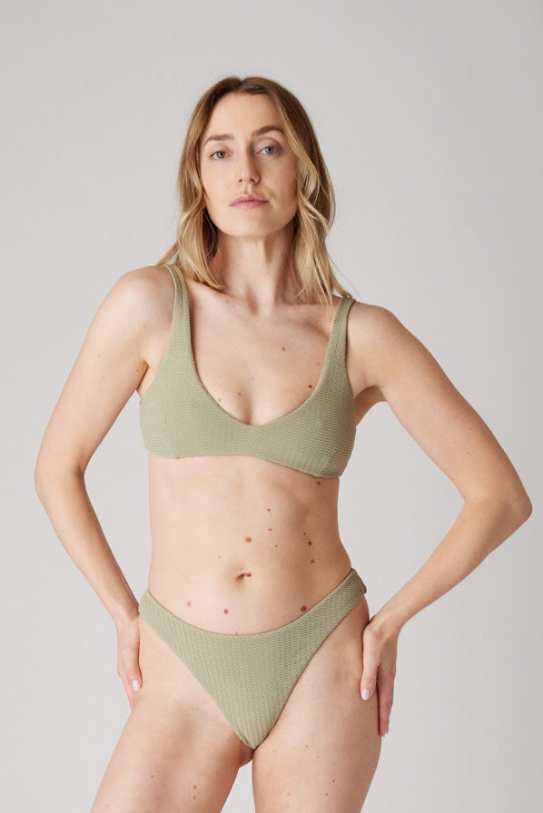 [Meghan is 5'7.5 and wears size S]#color_soft-olive-ripple