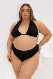 [Danielle is 5'9 and wears size XXL]#color_matte-black