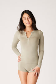 [Yuki is 5'5 and wears size XS]#color_olive-taupe