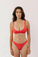 [Coral is 5'10 and wears size S]#color_fiesta-red