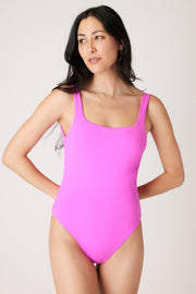[Lianne is 5'9 and wears size S]#color_fuchsia
