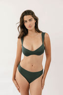 [Coral is 5'10 and wears size S]#color_deep-lagoon