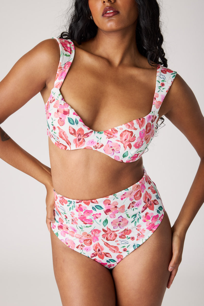 [Danielle is 5’6 and wears size S]#color_where'svulva