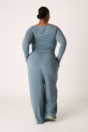 [Rahima is 5’8 and wears size XXL]#color_misty-gray