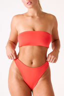 [Aqua is 5'7.5 and wears size M]#color_fiesta-red