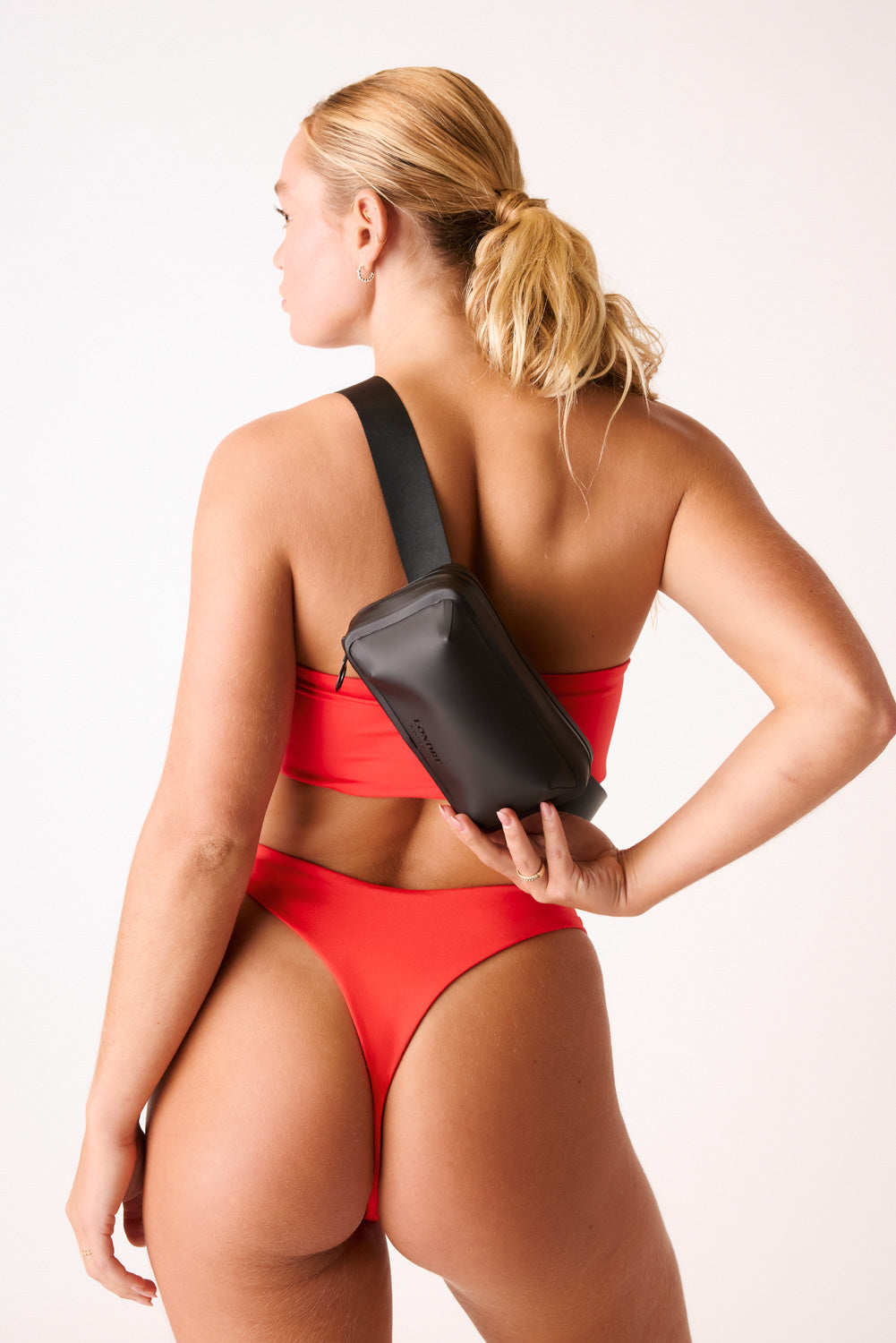 The Orea Waterproof Belt Bag - Matte Black