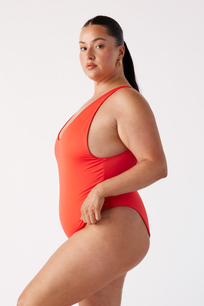 [Christina is 5'6 and wears size XXL]#color_fiesta-red