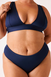 [Christina is 5'6 and wears size XXL]#color_soft-navy