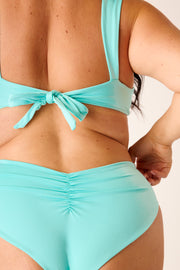 [Christina is 5'6 and wears size XXL]#color_aquamarine