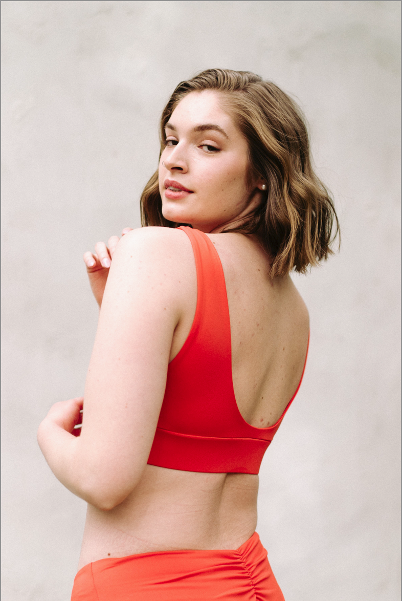 The Sport Scoop Top - Fiesta Red